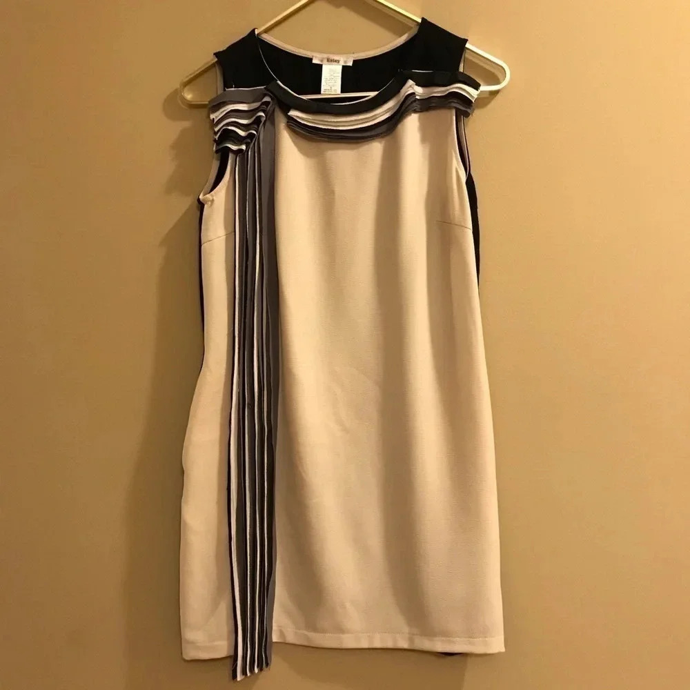 Esley Cream and Black Colorblock Shift Dress Small - Picture 1 of 8